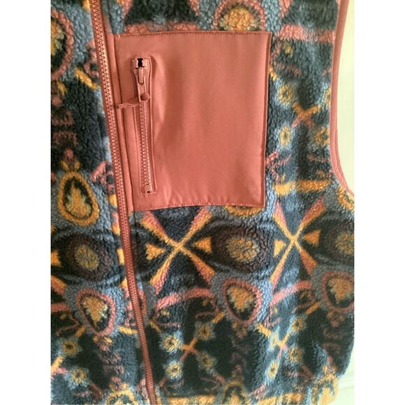 NEW SO Sherpa Cozy Vest Sz XL Aztec Southwestern Full zip - Picture 4 of 8